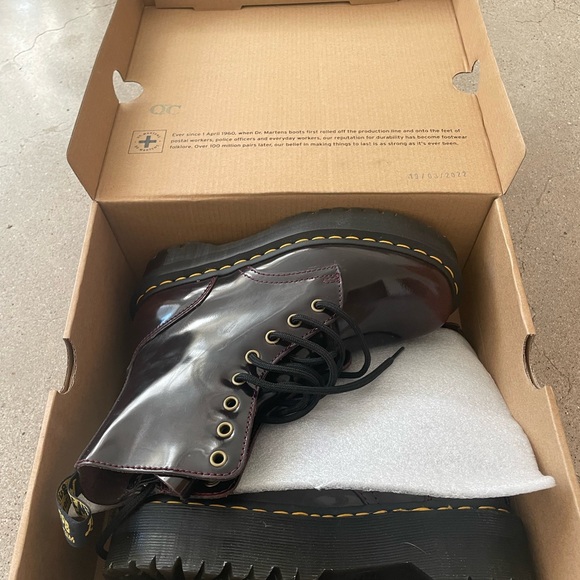 NEW Dr. Martens JADON Arcadia Leather Boots - Picture 7 of 8